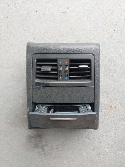 kratka srodkowa tyl tylna polka oslona podłokietnika bmw e90 e91 e92 e