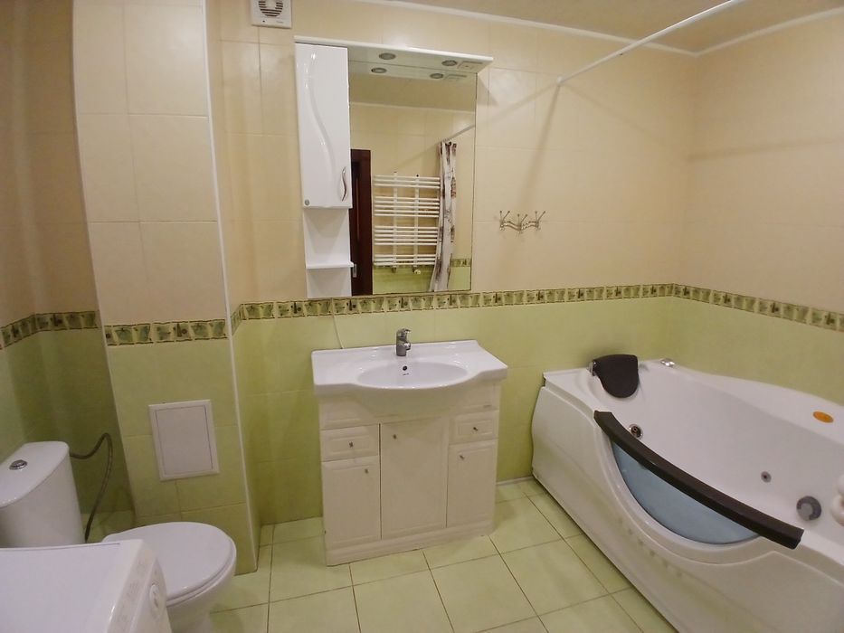 Продам 4 кім. квартиру в центрі