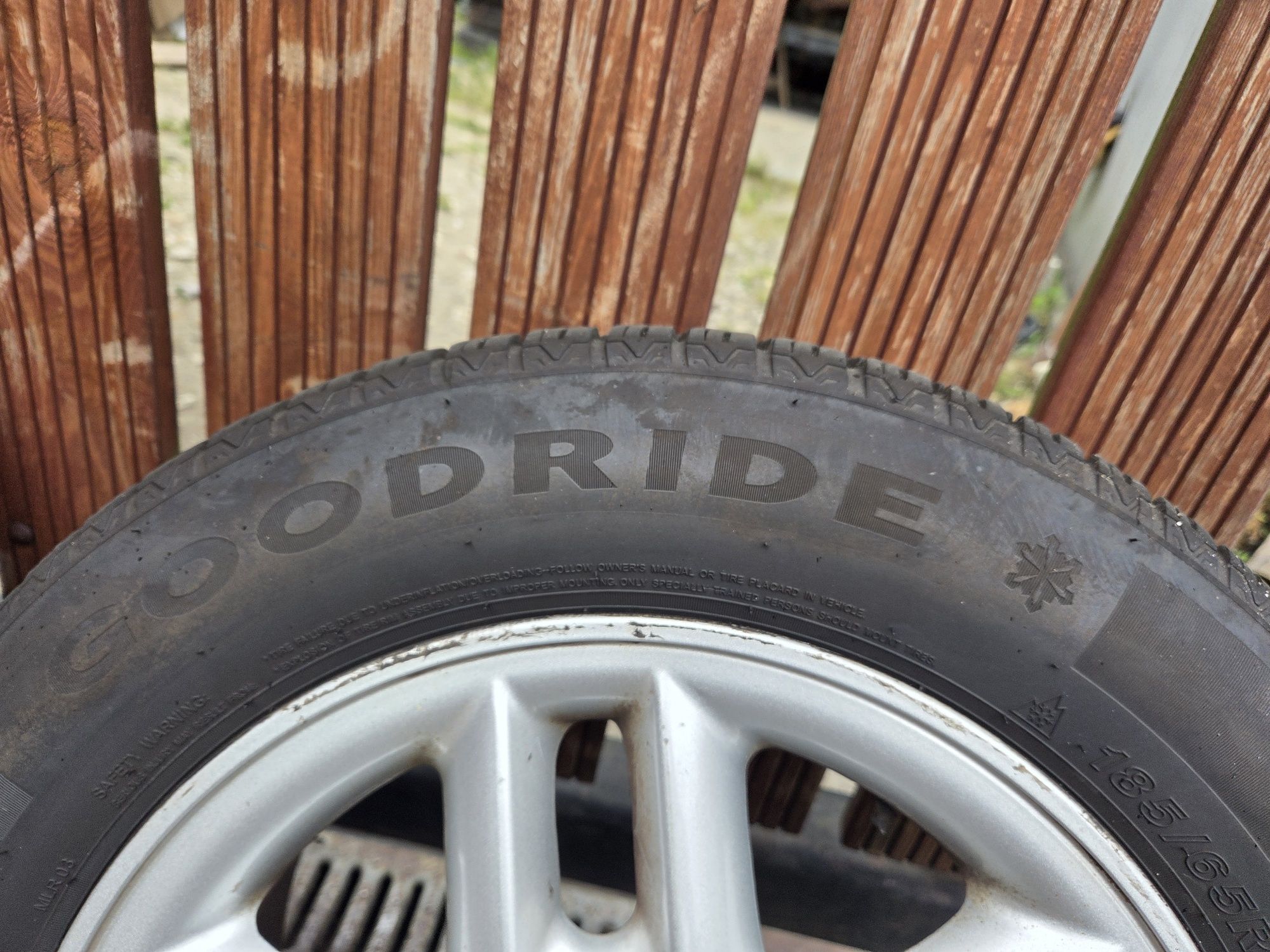 Komplet kół Goodride alufelgi 185/65 R15 zima