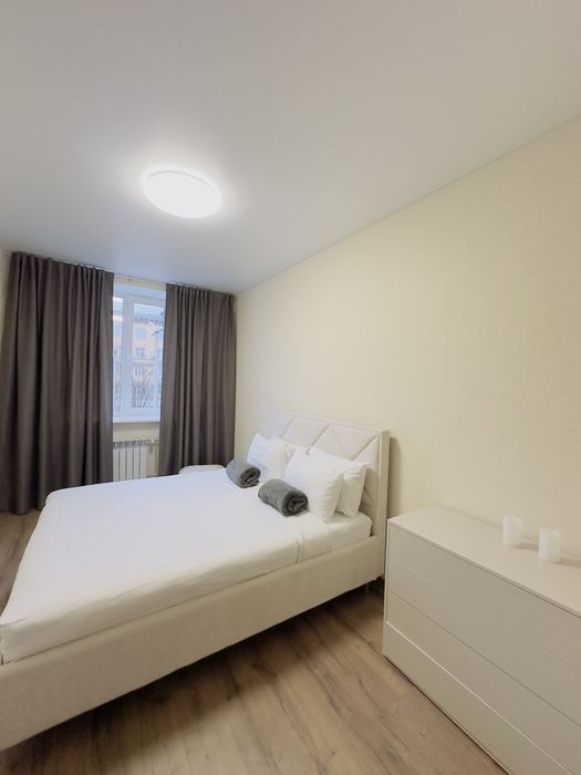 Подобова у центрі міста Люкс проспект Соборний