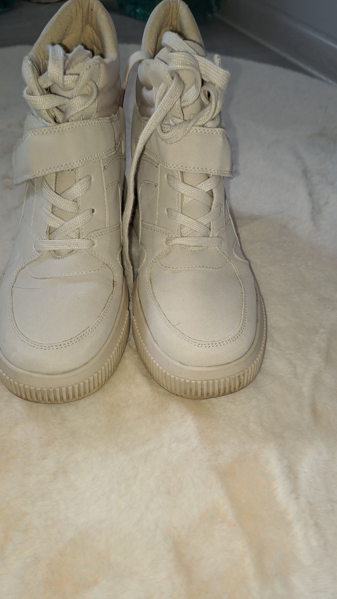 Quazi buty na koturnie