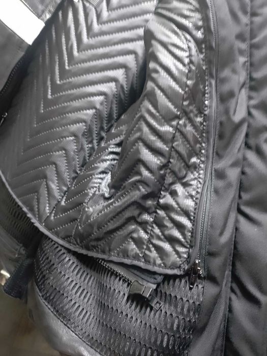 Мото Куртка шкіряна жіноча р.С-М з захистом