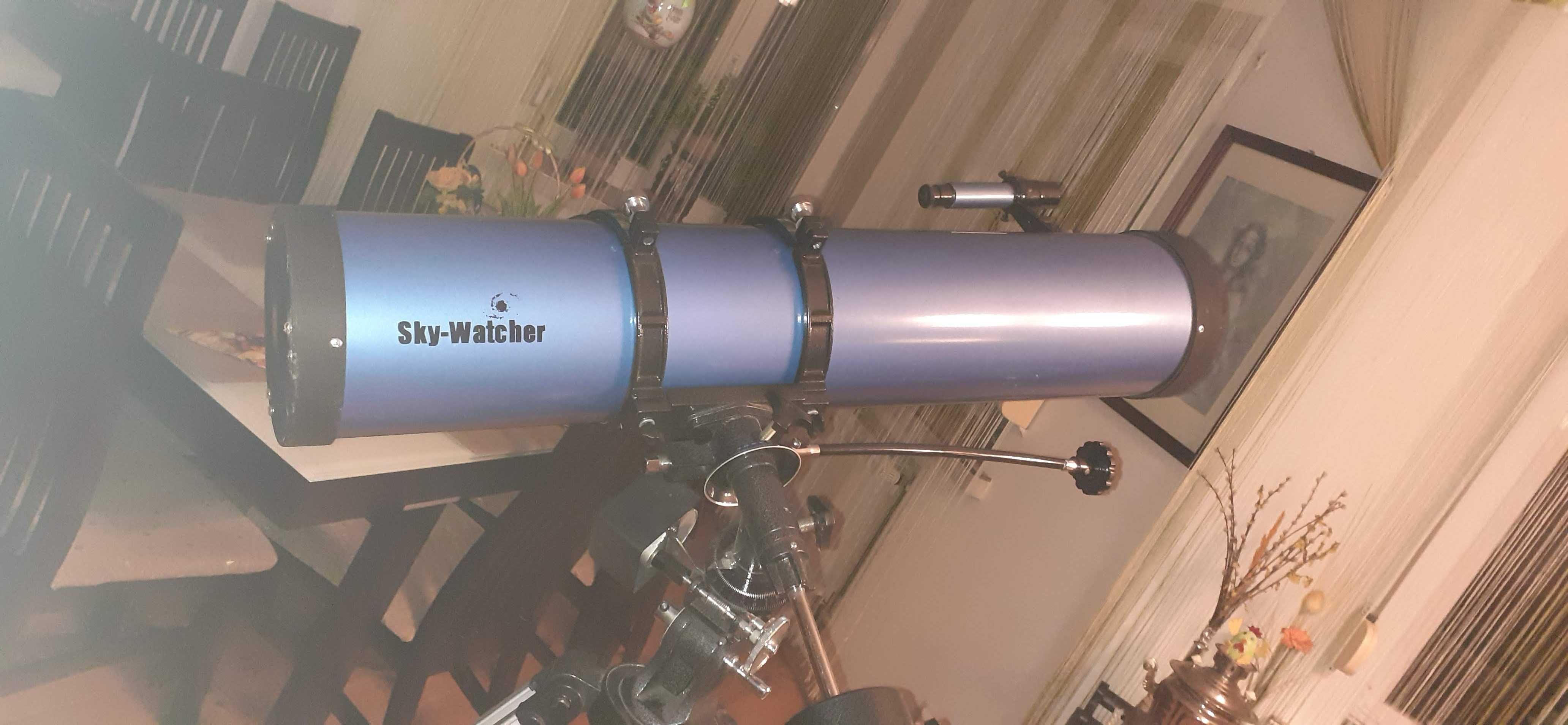 Luneta Sky Watcher ze statywem i automatycznym śledzeniem + akcesoria