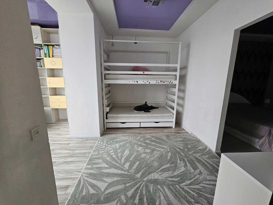 Продам 3-к квартиру (91м2) в кирпиче, ж/м Солнечный, пер. Любарского