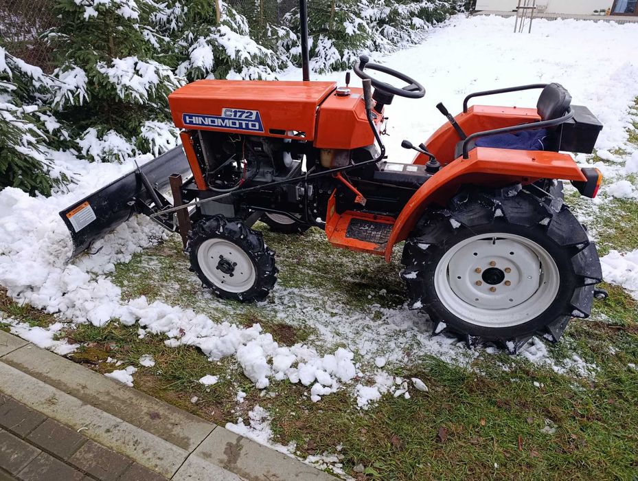 Traktorek ogrodniczy Hinomoto c172 z silnikiem diesla Kubota