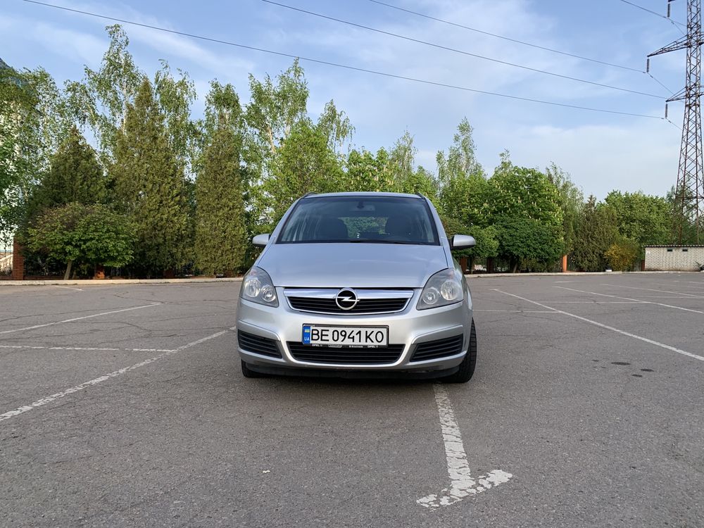 Opel Zafira(1,9 дизель)мінівен 7 місць