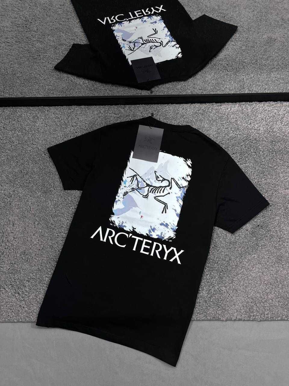 Футболка арктерикс артерикс arcteryx arteryx чорна світле лого спина