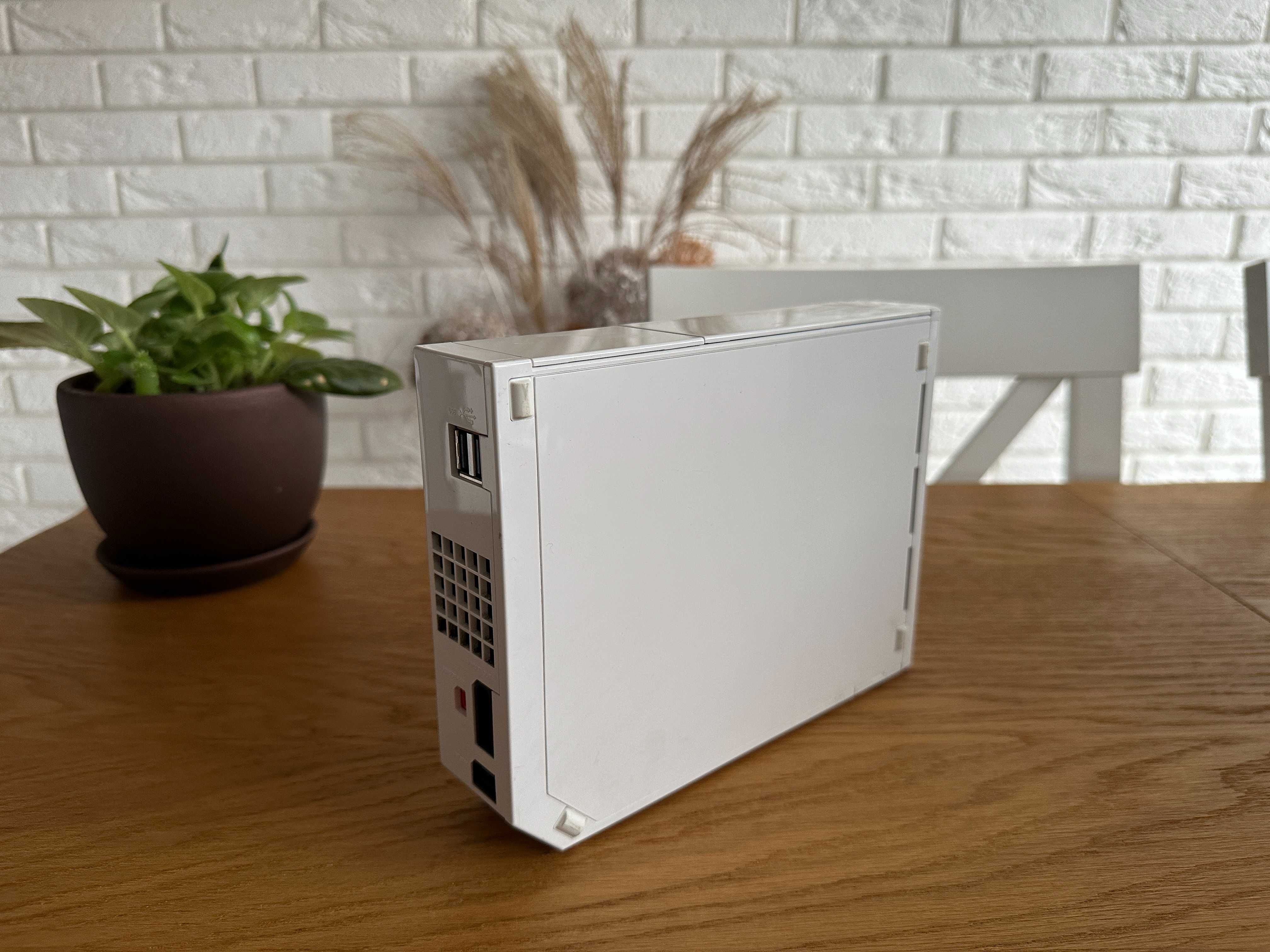 Konsola Nintendo Wii + Akcesoria i dodatki [Biała] 64GB