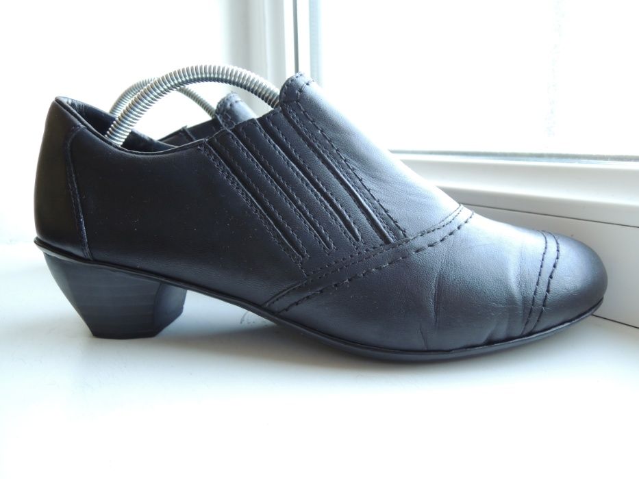 фирменные кожаные туфли Rieker р.37 (24 см)