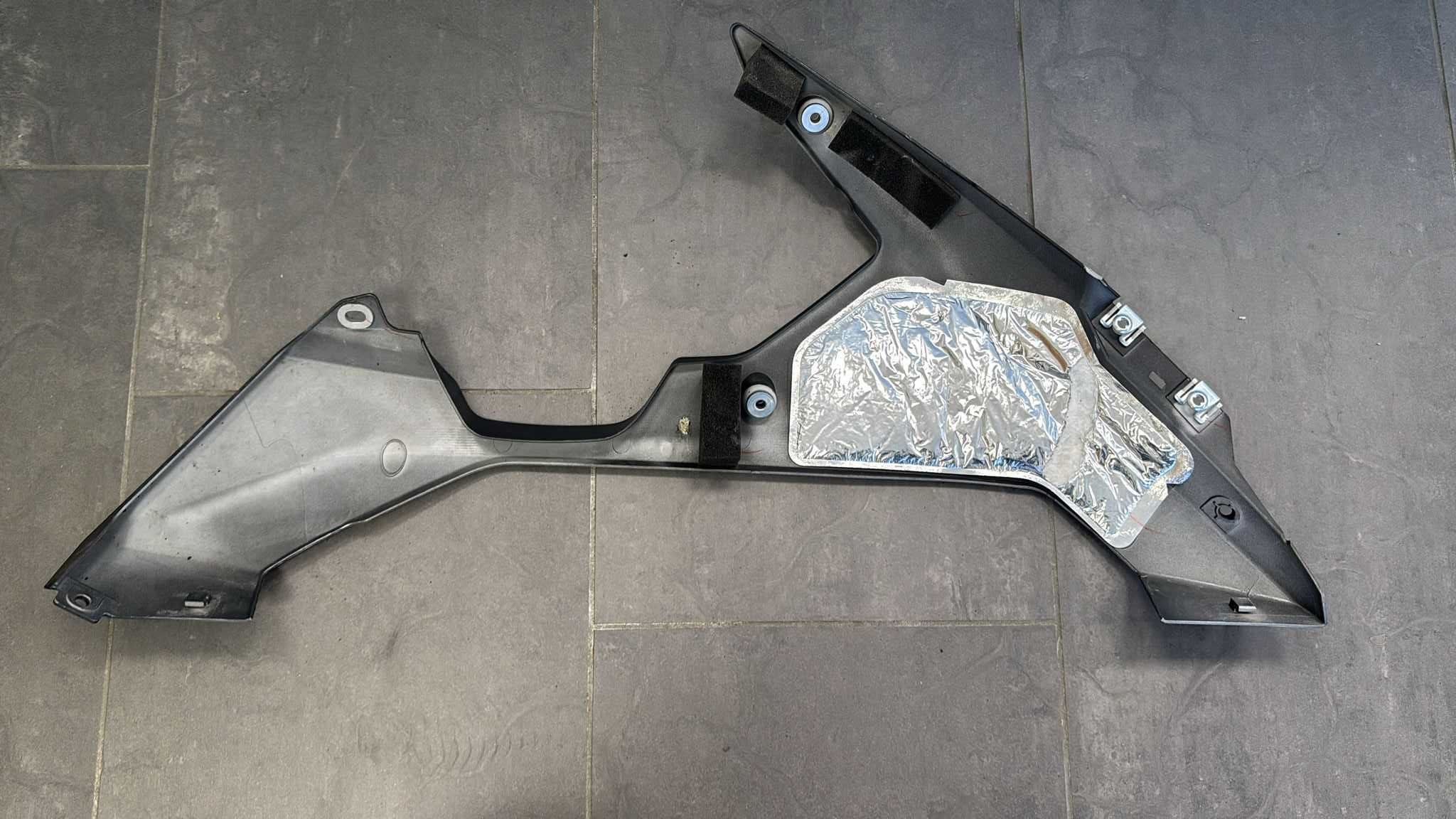 Osłona Owiewka Pług Lewy Yamaha YZF R1. 2007-08 [635]