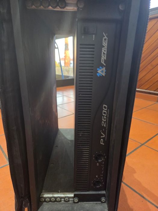 Vendo conjuto colunas e ampleficador