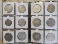 Колекція срібних монет.