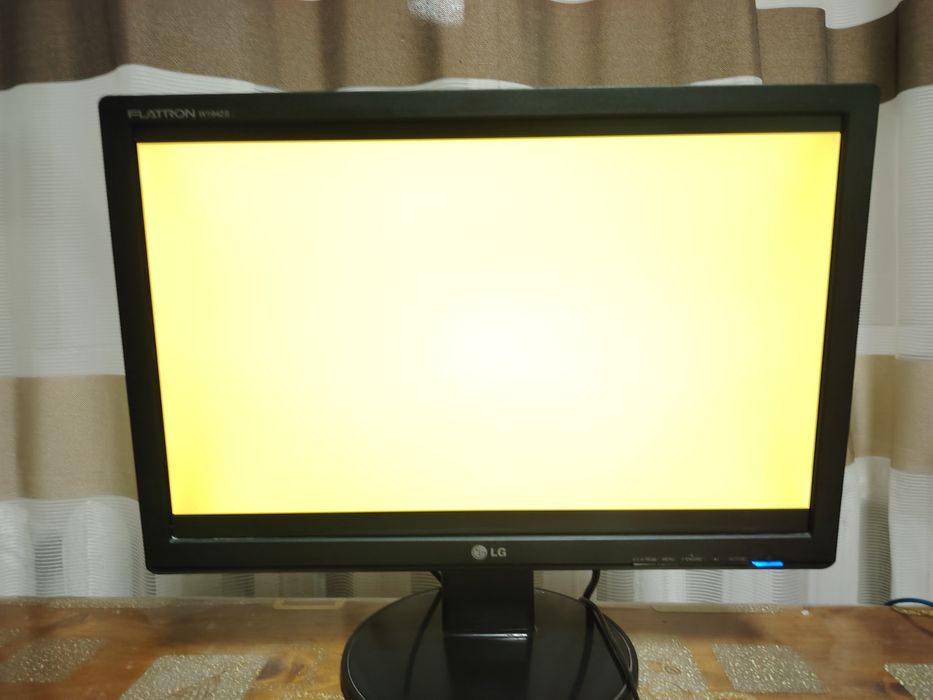 !!!Є ТОРГ!!! Монитор LG 1440x900p