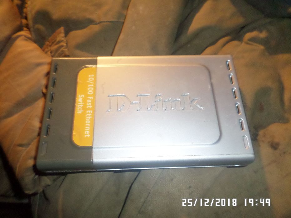 D-Link Switch 8 портовий DES 1008D