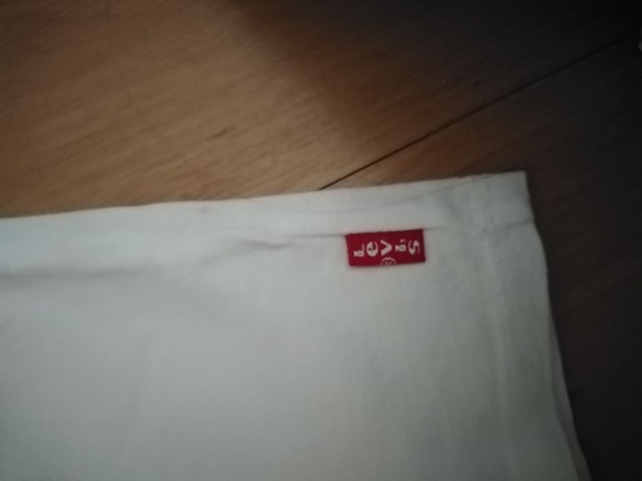 T-shirt Levis tamanho 10 criança