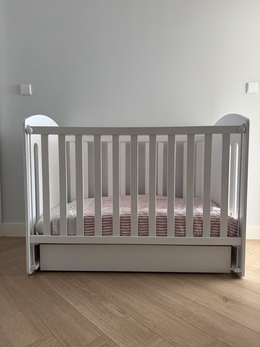 Berço Micuna c/ gaveta + Colchão viscoelástico + Oferta