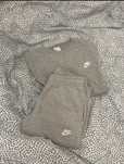 Conjunto Nike Cinzento
