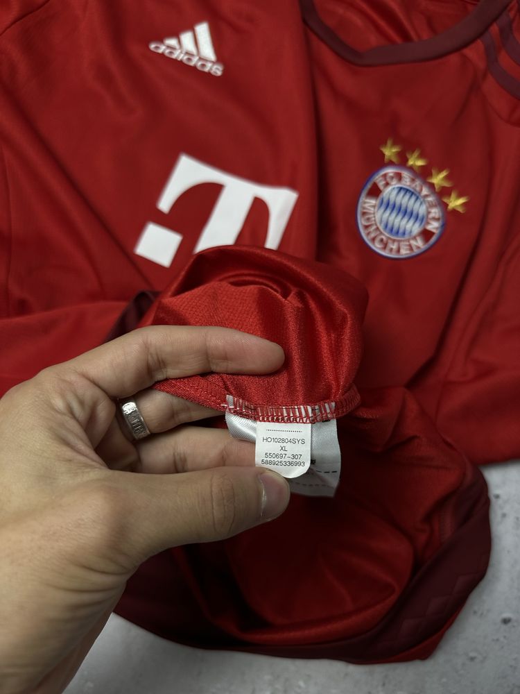 Adidas T Shirt FC Bayern  Size XL