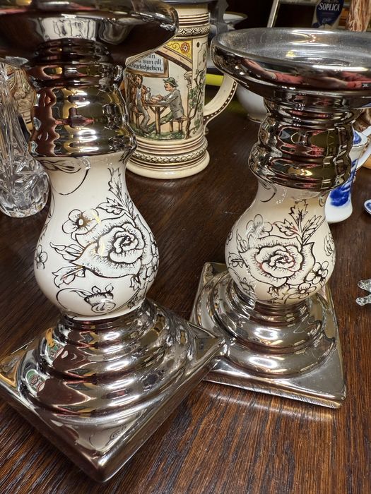 Zestaw Dwa świeczniki para porcelanowe na nodze srebrne 1064