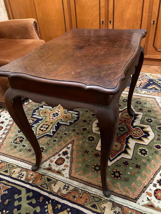 Mesa de apoio de madeira