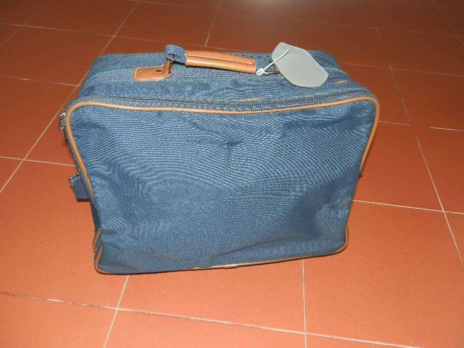Mala viagem azul