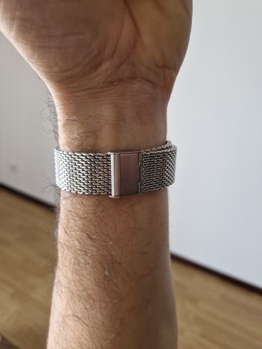 Relogio de marca Cavemen. Prateado.