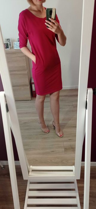 Ciemnoróżowa sukienka 36S dzianinowa Karko z kieszeniami