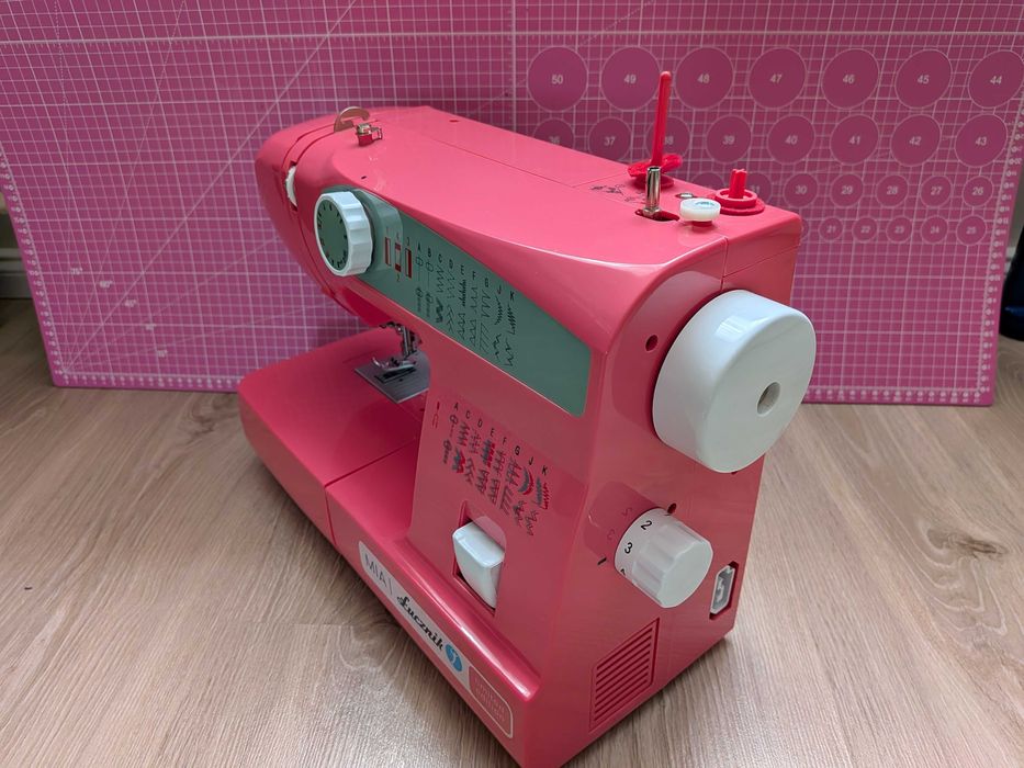 Maszyna do szycia Łucznik Mia różowa