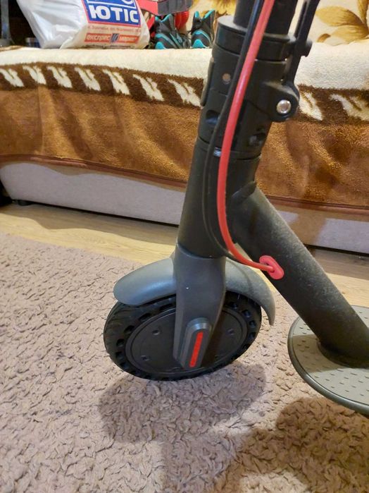 Електросамокат фірми VOLVO