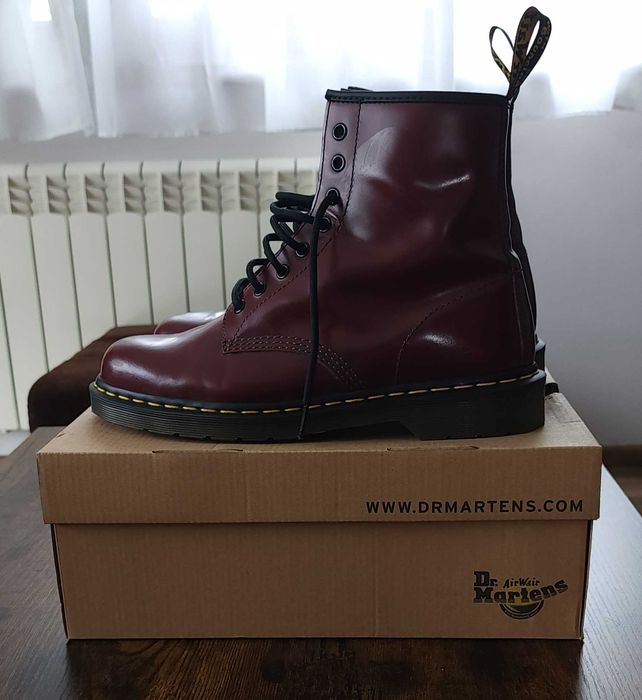 Buty Dr. Martens - bordo - jak nowe; rozmiar 43