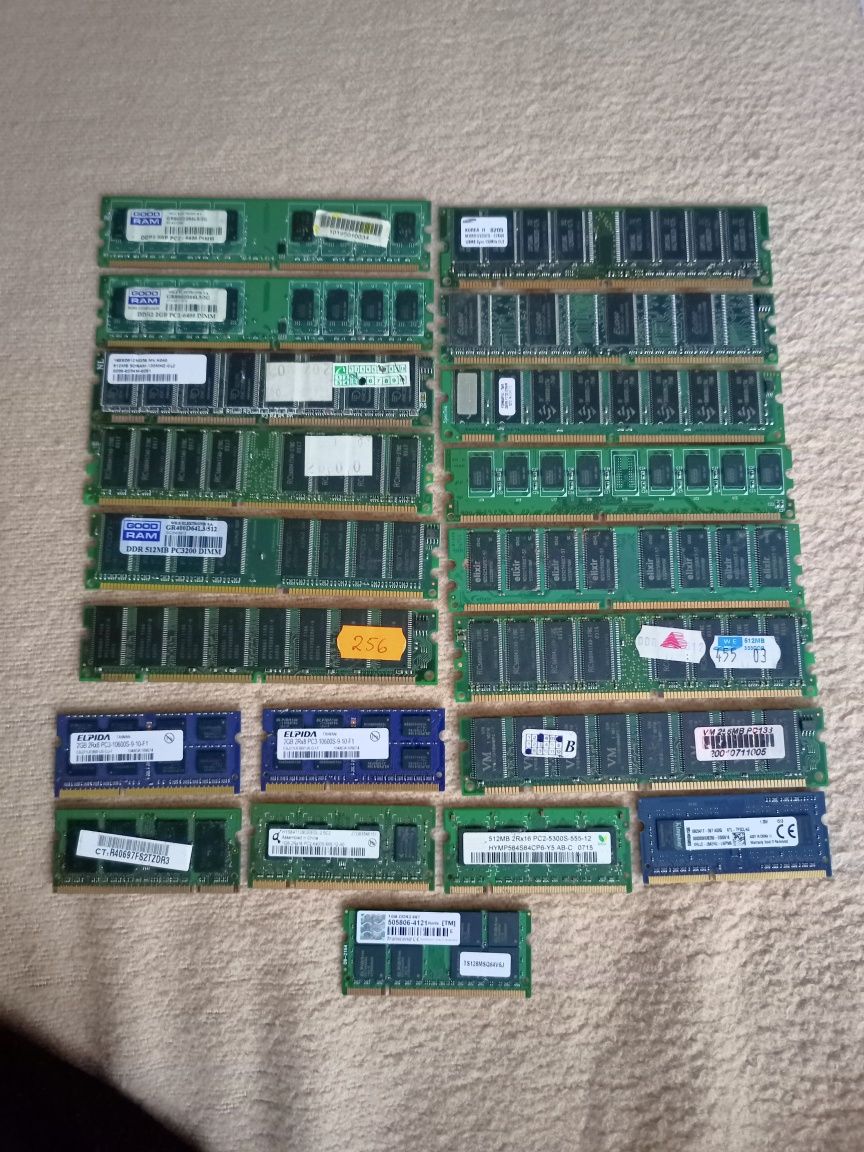 Złom komputerowy ? pamięci RAM retro WARTO