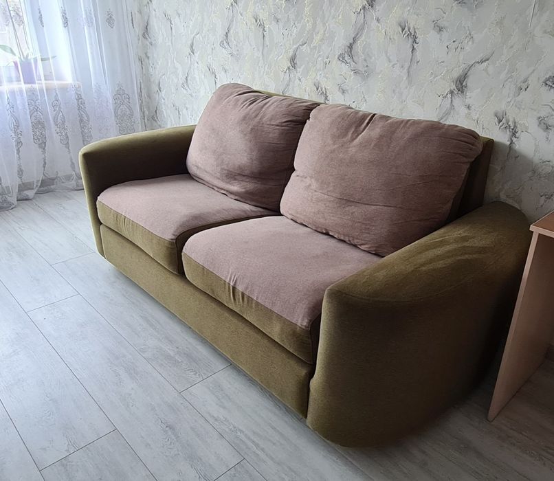Продам диван-ліжко. 9000 грн