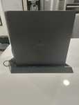 PlayStation 4 + 2 comandos + GTA + stand para carregar comandos