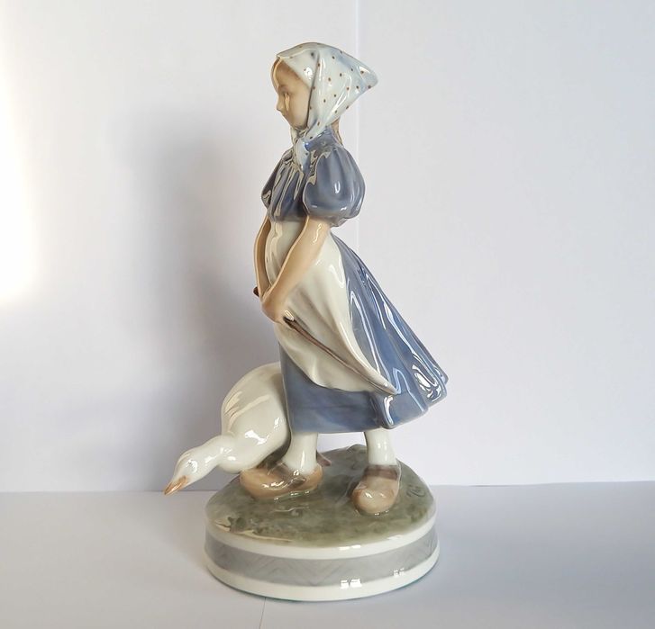 Dziewczyna z gąską, figurka Royal Copenhagen,  Ch. Thomsen