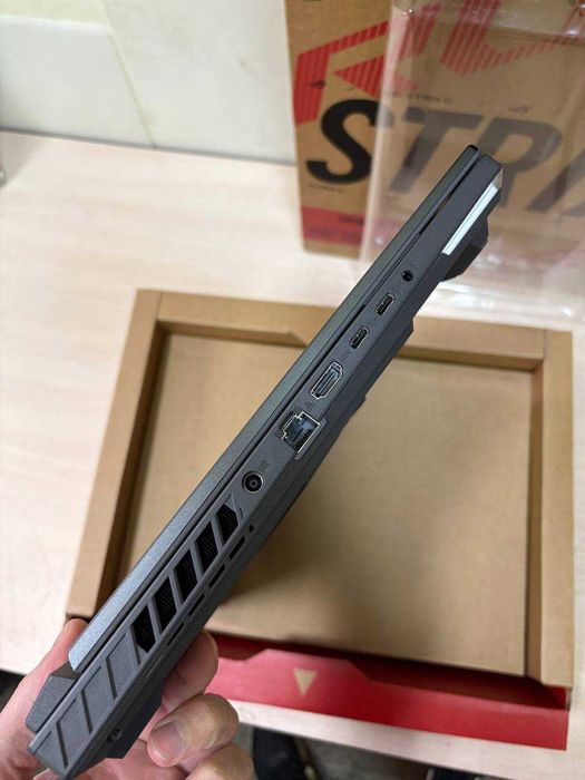 ASUS Strix G16 AMD Ryzen 9/16GB/1Tb SSD/RTX 5070 Ti