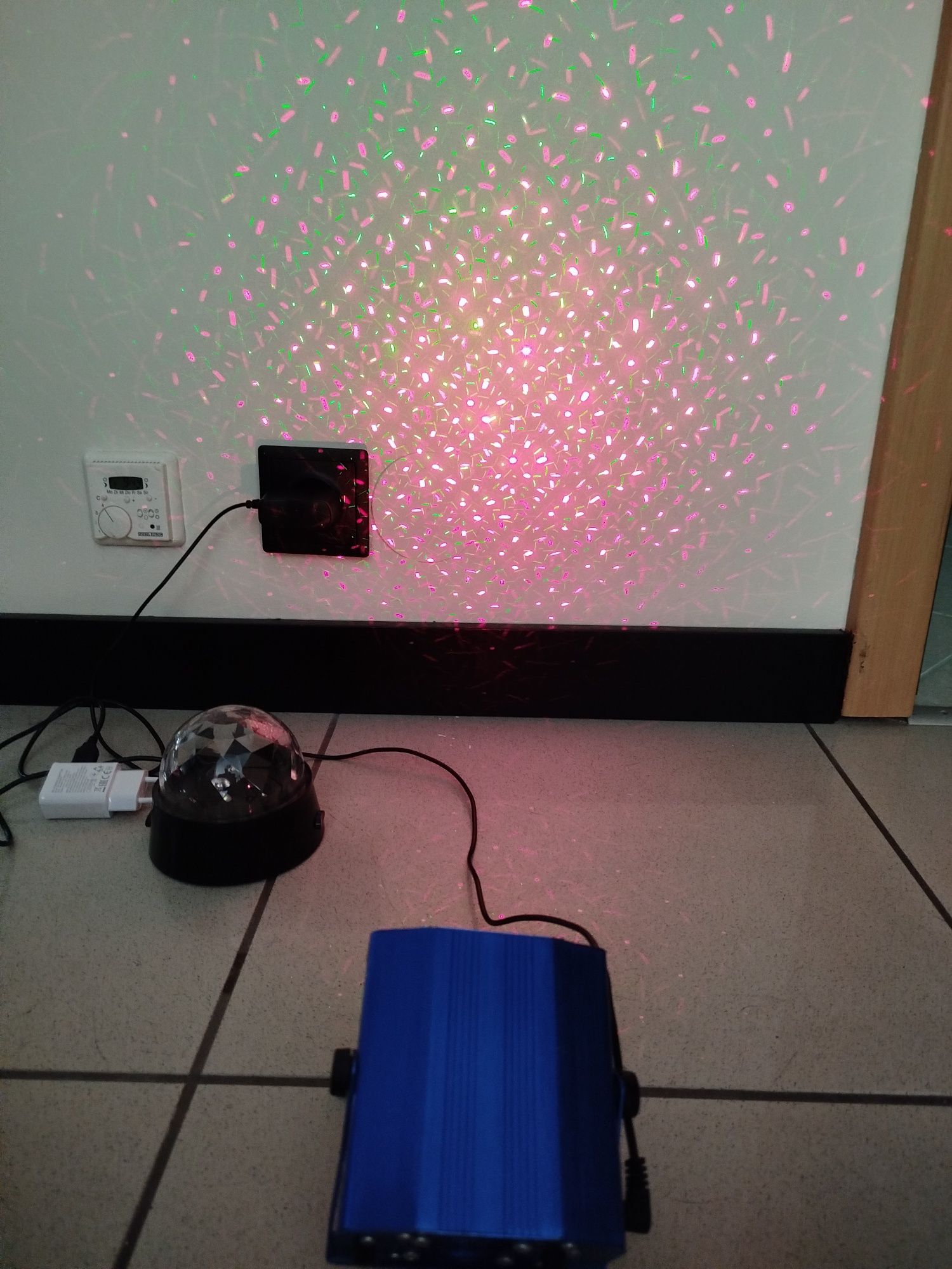 Laser dyskotekowy i mini kula