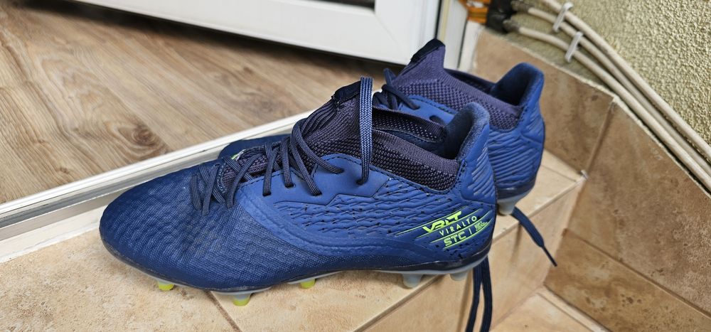 Kipsta korki piłkarskie rozmiar 39 wkładka 24,5cm używane