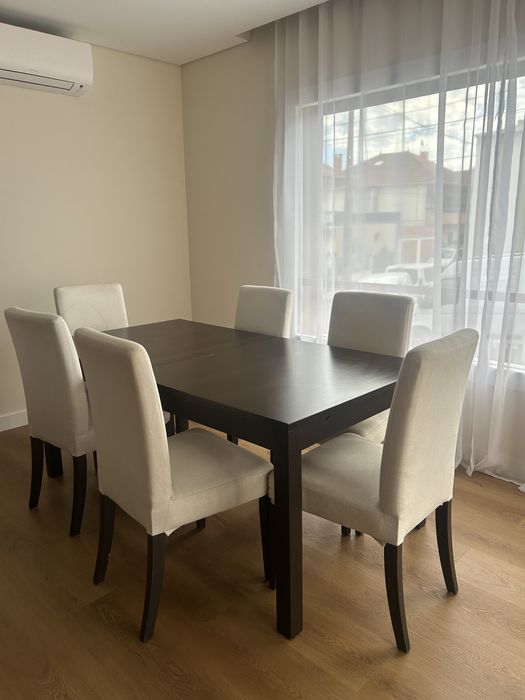 Mesa de jantar e 6 cadeiras
