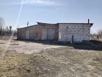 Виробниче приміщення на приватній ділянці 1га