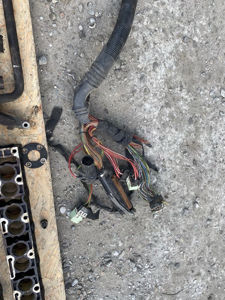 Деталі BMW E39 двигун М 52 2,5