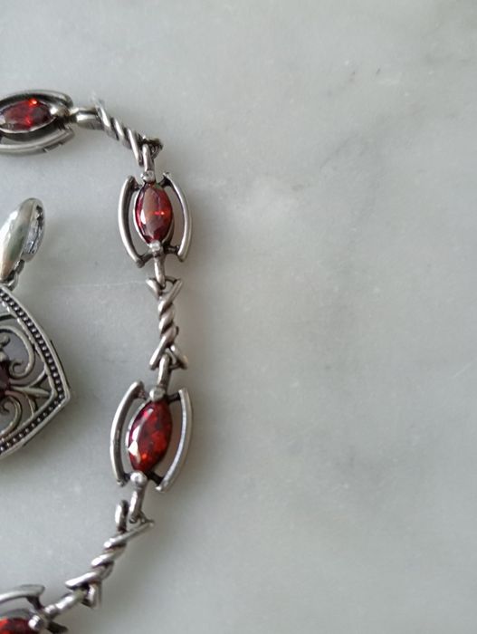 Stary zestaw srebrnej biżuterii z granatami