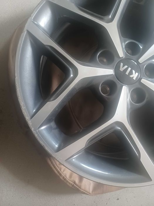 Kia Proceed III felgi 17 cali kpl 4 szt z 2020r alufelgi Ronal