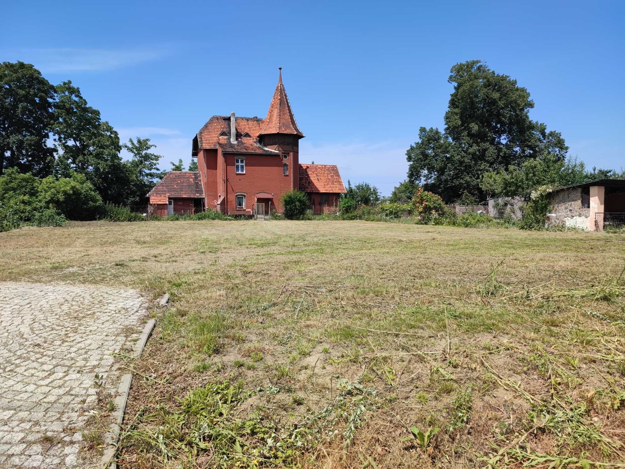 Działka budowlana przy drodze niedaleko Jawora