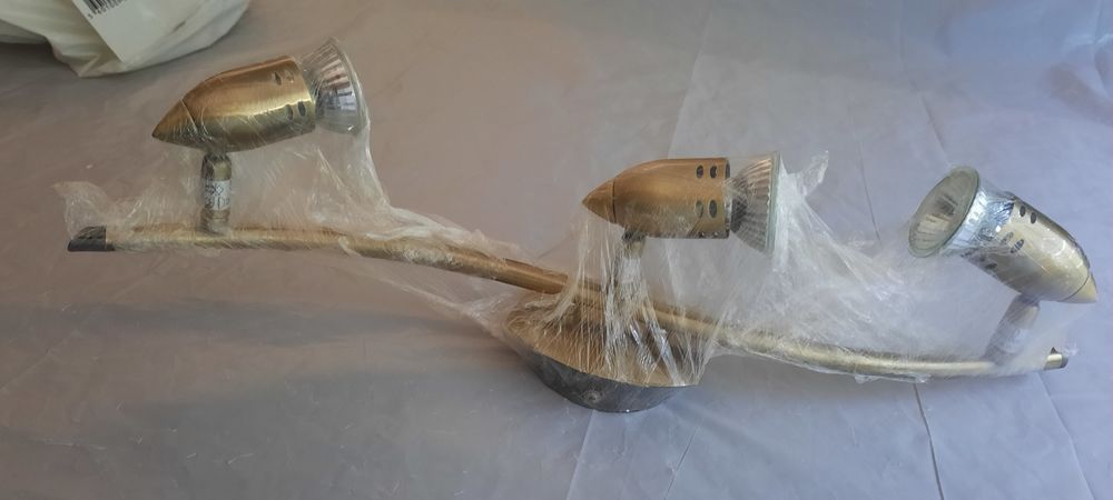 Aplique de parede com 3 focos + lampadas