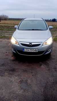 Opel  Astra  1.7 cdti  110KM  2012rok