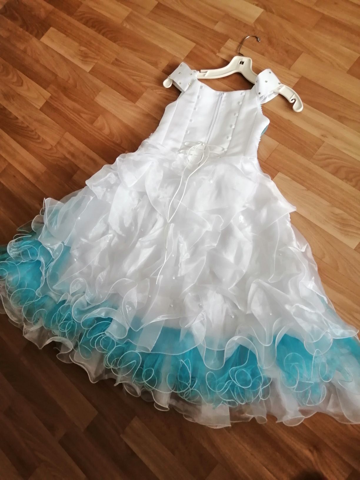 Платье нарядное 6- 10лет