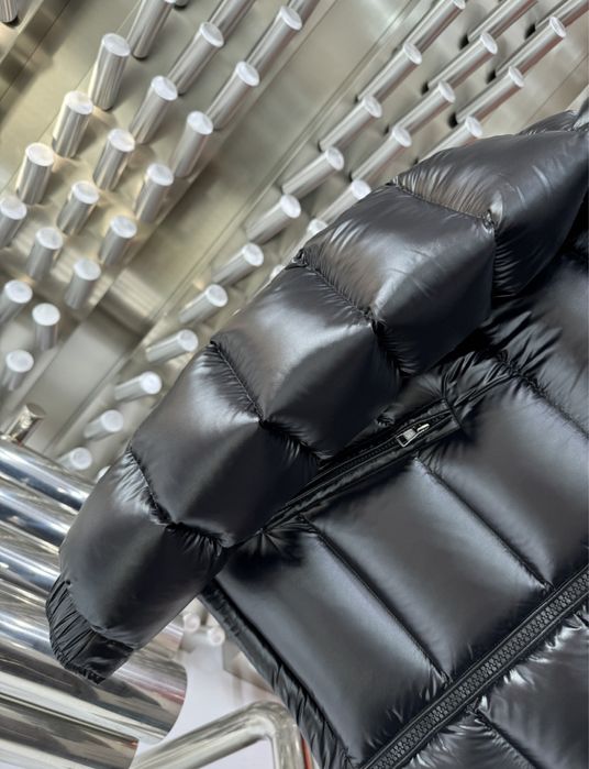 Kurtka męska Moncler Maya czarna puchowa z kapturem gęsi puch M