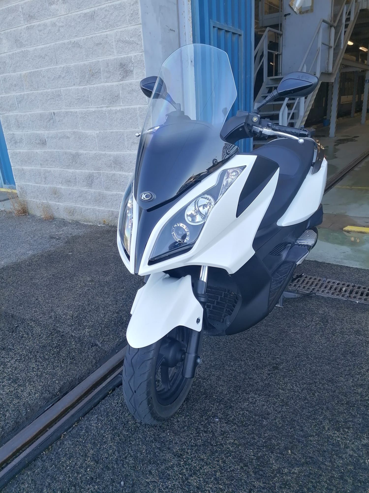 KYMCO Downton 125
De Abril de 2011