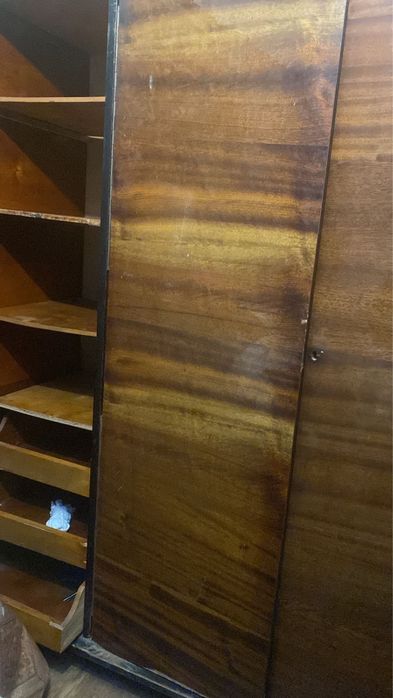 Продам дві рядянські шафи