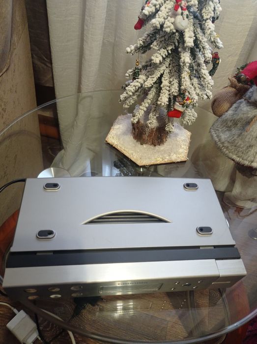 Радиоприемник Grundig Sonocloc 890.